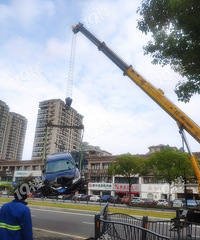 �����Ĺ�·ͻ�������ﳵײ���������ᶼ���ˣ������ж�찡��