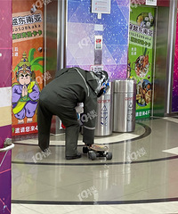 ��������С�绬�������������Һ��ҵ�С��龪���ˣ�