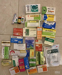 �ſ��� Ϊ��һ����С����ҩ�� ����������һ��ѹ��ڵ�ҩ