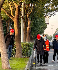 ���ˣ����ˣ�����·�������ڶ��׶�ӭ���½�չ��