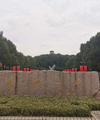 ���飺���Ǽ��Ƶģ���������ѧУ��ǰ10�������ϼ���һ����