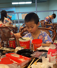 �Ϲ����Ҵ���·�ϵİ���ʯ����Ȼ�ú��������˶�������...