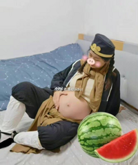 模仿八戒拍了个孕照发朋友圈却被妈妈骂丢人!她是活在大清吗…
