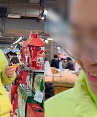 妈妈鼓励快18岁的儿子 向喜欢的女生要联系方式 被拒绝没关系