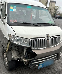 ����·�ϴ�С����ײ��С��˾������˵�������ײ���������