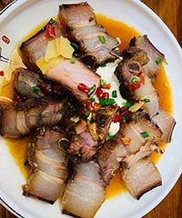 满满的年味!老爸自制腊肉熏肉
