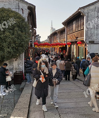 ����ĵ��º������˼��� ��������⻨�˰�Сʱ...