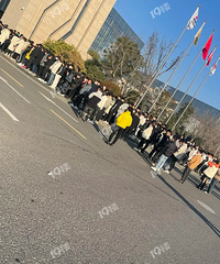 桐乡巨石福利很好吗?假期结束这么多人应聘!排队长龙了……