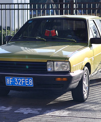 �е�����