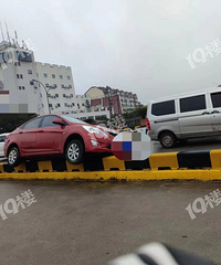 ����һС��������˵�·�Աߵĸ�����ˣ�