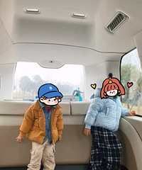 Ŀǰ��ѣ��������С������������һ�����˼�ʻ�۹⳵��