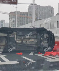 ���˸߼ܽ��糬�µġ�������ס�������·���ѵ������󷭳���