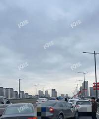 ����ײ�����綫����·�����϶�������ײ���ֳ�׳�ۡ�