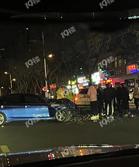 ��Ƶֱ����ƽ������������������ײ�ϱ���������©��һ�ء�