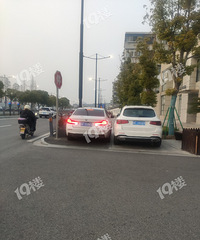 �°�߷��ڣ����ƿ��ð��ͨ�� �ǻ����������������У�