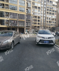 �����е��³��� ����û��ԶҲ�пճ�λ����������ϲ����·��