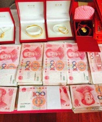 Ȱ���λ��һ������˵Ů����Ů�������� ��ñ�ޣ�