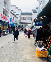 ����������һ������Ľ֣����Ϻܶ�̯λ��̯���� �������̻���