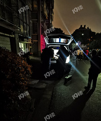 ͻ��������ĳС�����˺öྯ�죡һŮ�ӱ�̧�ߣ�����¥�Ѿ����ˡ�