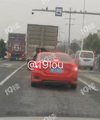 ����Ƶ�����ף�����·���г��ӿ��ţ�����ſ�Ÿ������ҳ�����