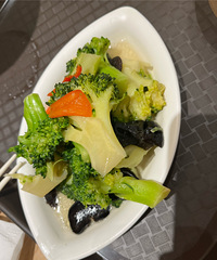 �ɾ������ַ��� ���޳Է���ѡ����