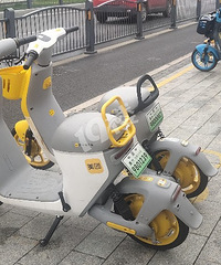 ͻȻ����·�ߵ����ŵ絥�����¿��ˣ���ɫ�������ۣ�