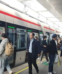 �������������������˳��е糵�տ��������ͻ�����˴�