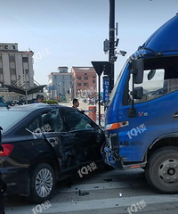 �Ժ˫��·��С���ͻ���ײ�ˣ���������ֱ�ӡ�