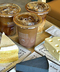 �Ϻ����M Stand��ҵ�����ò��ŶӺ�һ��