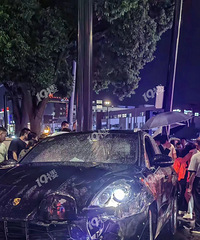 ������·�������ͻ����������ʱ�ݳ��°Ͷ����ˡ�