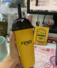 �����е�һ��Fendi��Ȼ��ϲ���͵ģ���