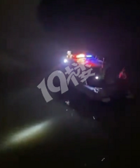 �������賿�º��������ӣ�С���³��ܣ�Ů��һ��֮�¾͡�