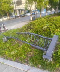 �������ˣ���������·��ͻȻ��װ�˸��������ö��˶�ײ���ˡ�