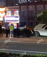 ����ͻ��������︽���֡����ʧ�ܡ��ˣ���ڴֵ�������ײ���ˣ�