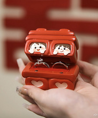 ���ϲ�ֻ��о�Ȼ�����ð�Ԫ��������