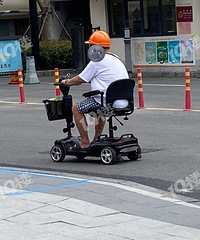 ���ү�������ү�����˽�ͷż����һλ���š��񳵡�����˾����