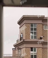 ����Ƶ������ĳС���ü���С����17¥����������Ϸ��̫Σ���ˣ�