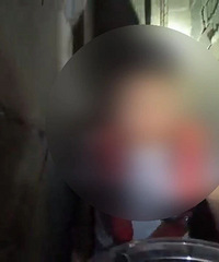 �����������鷳�ˡ�����СŮ������10�����һ�߱���һ�ߵ�Ǹ��