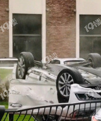 �������඼����С�İ���զ��һ�����Լ�ײ�����Ľų���ģ�