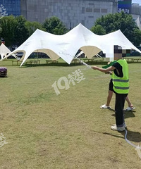 ���˽��ò�ƺ�������ˣ��������ֳ������ڲ����ֺͽ�ˮ��