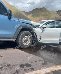 ���˳��������Լ��α����г������ײ���������ˣ�������̱����