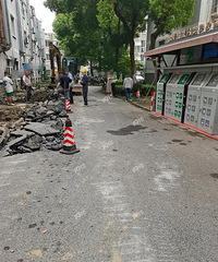 ���Σ�Ů�������ű����ƣ����������˭�ģ�