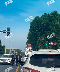 ��������Ķ࣬����̫���ˣ��������˹���վ�ڳ�����