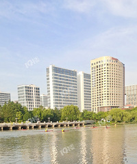 ���ճ���·�ϵķ羰~�����˺��ϵ�Ƥ��ͧ����~