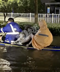 ��������������С��һ¥�����ˣ����϶�����ˮ����·�ϻ������ˡ�