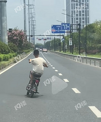 �������������У����Ǹ�С�������ѣ�������������桭