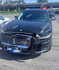 ���Ǻ�����ײ�����˽�ͷ�����ͺ�VS�ֿϡ�