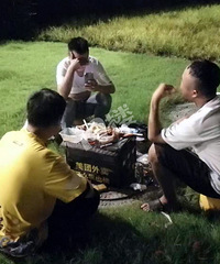 �賿����С���������˺Ӱ��ߵĲ�ƺ�кȾƳ��� ��̸������