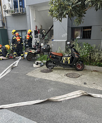 8ʱ12�������ӵ����� 8ʱ30�ֻ������� ����Ա���˱�����