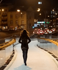 28����ԱС���� �׸�ÿ��8������ҹ�ߵĴ���~